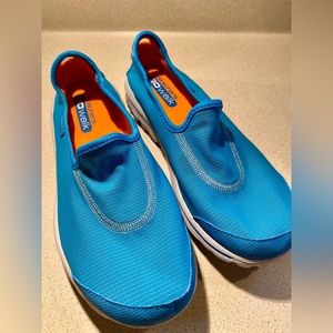 New Sketchers Go Walk Slip On Women’s Shoe | Size 8